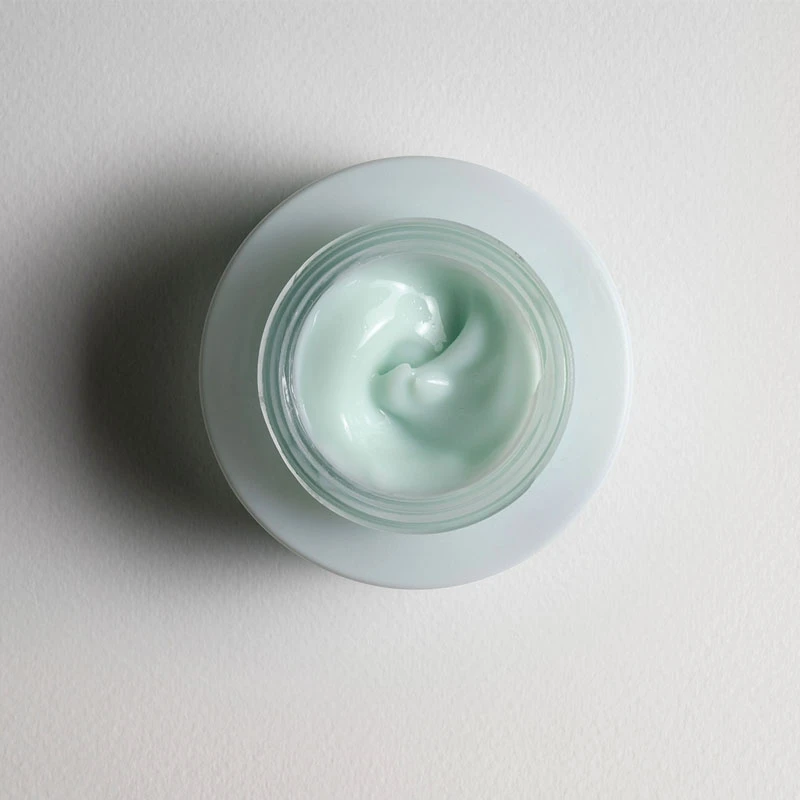 NEW BORN SMOOTH TOUCH ESSENTIAL DAY MOISTURIZER ALL SKIN 50 ML 2