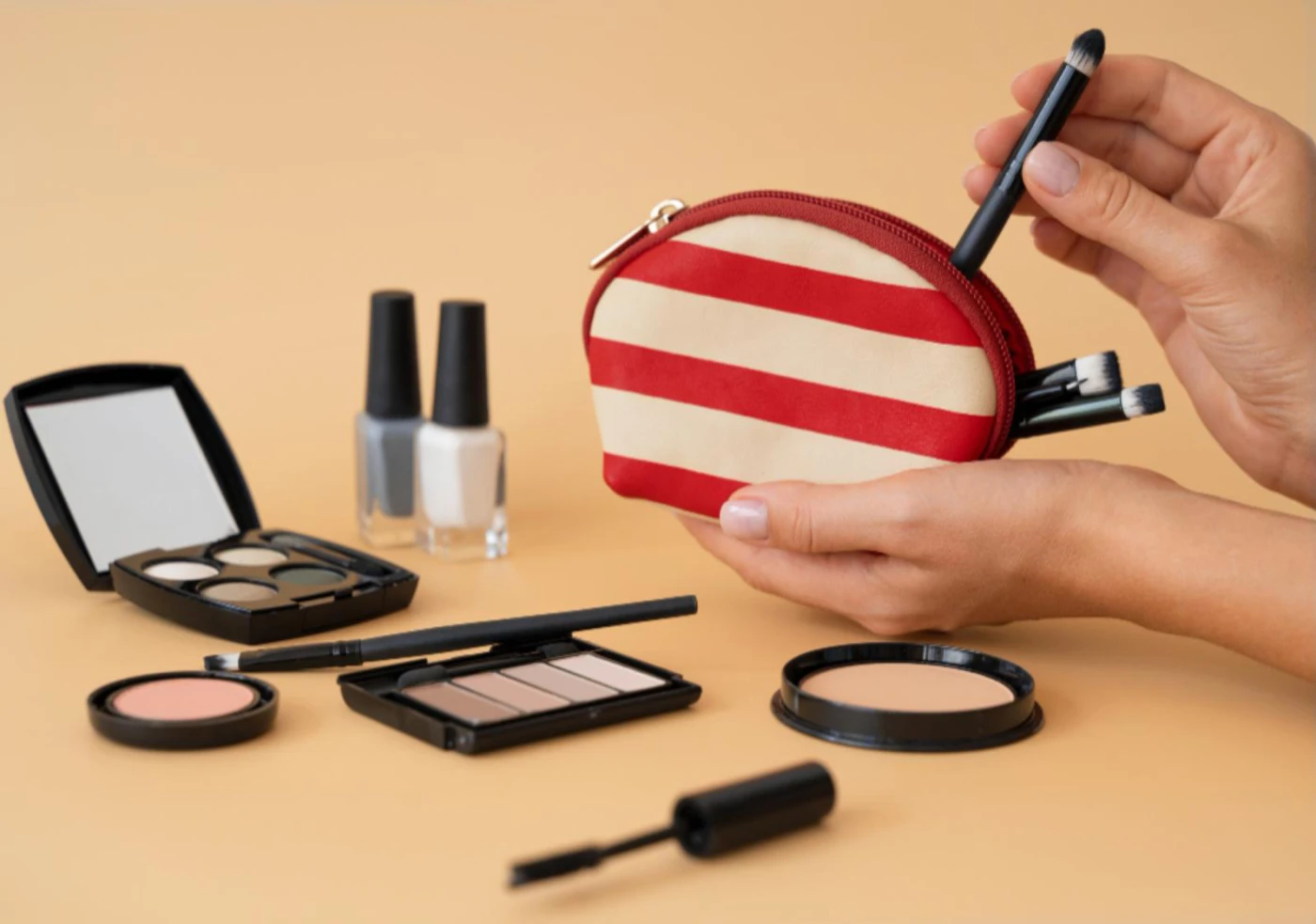 محصولات آرایشی چندکاره: صرفهجویی در زمان و فضای کیف آرایشی